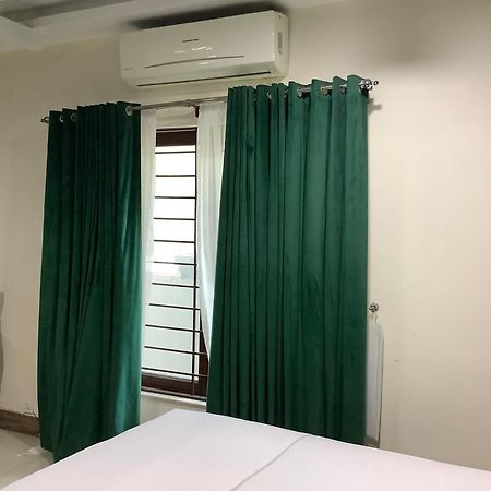 Rose Valet Guest House Исламабад Екстериор снимка