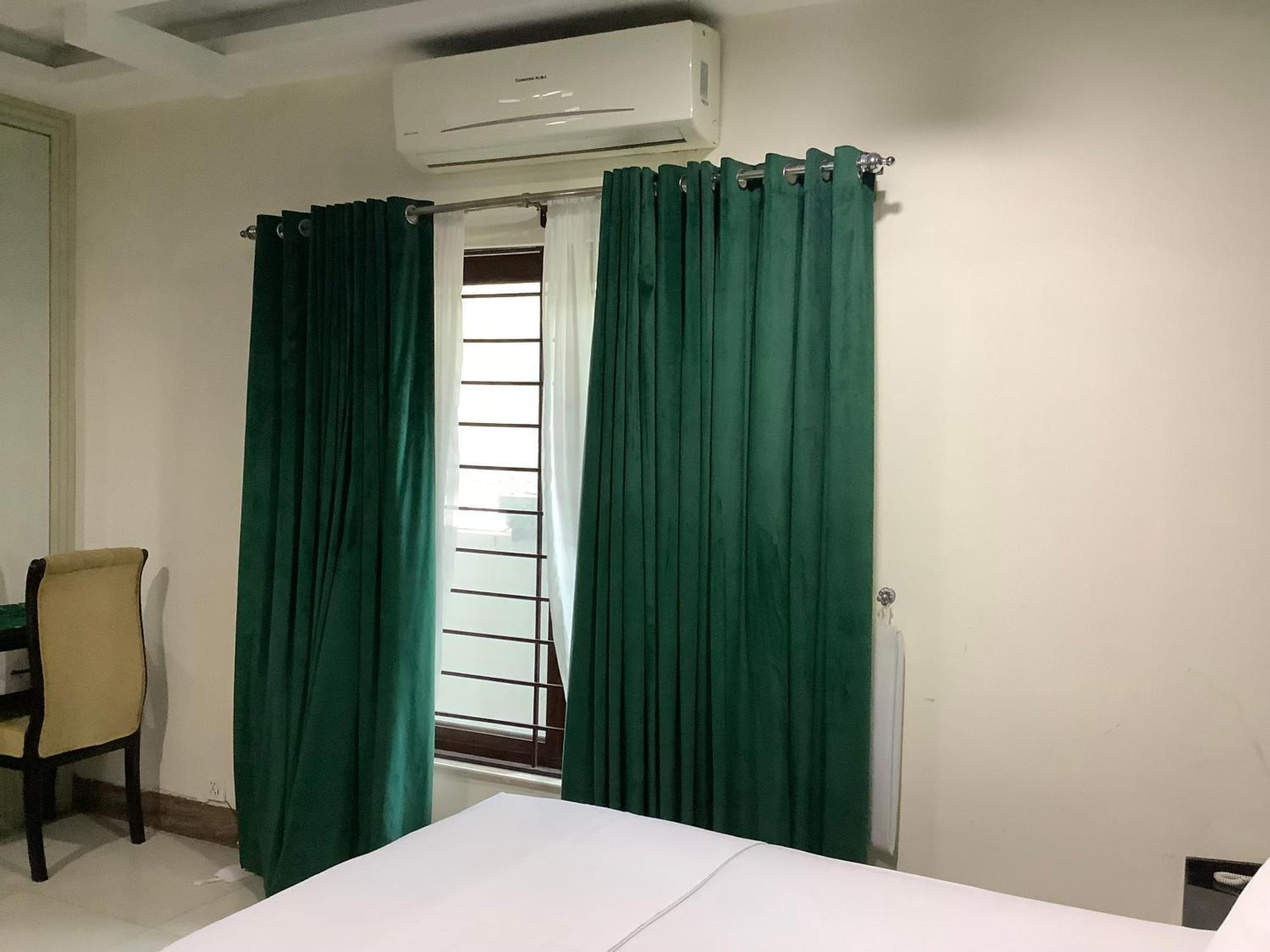 Rose Valet Guest House Исламабад Екстериор снимка
