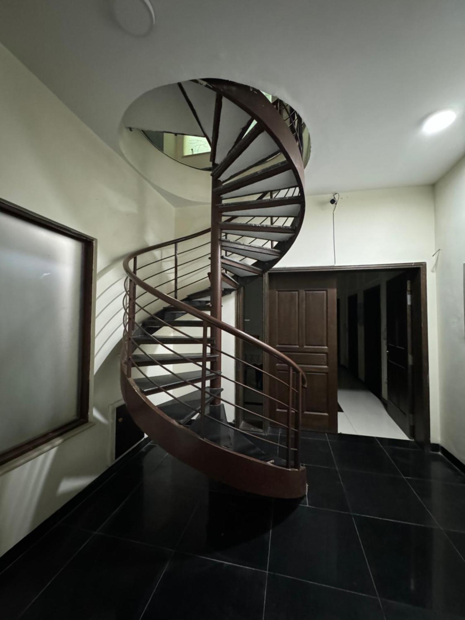 Rose Valet Guest House Исламабад Екстериор снимка