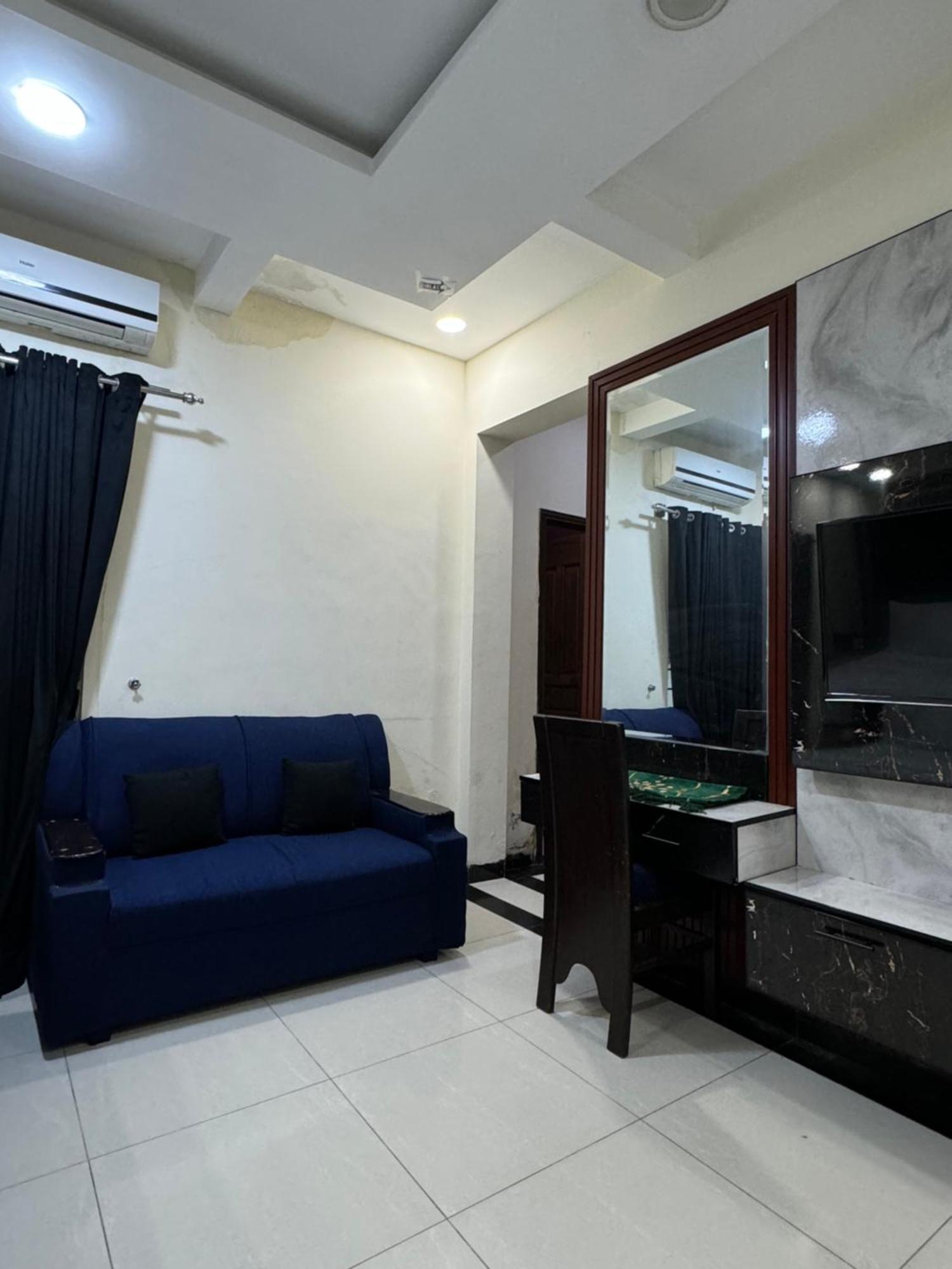 Rose Valet Guest House Исламабад Екстериор снимка