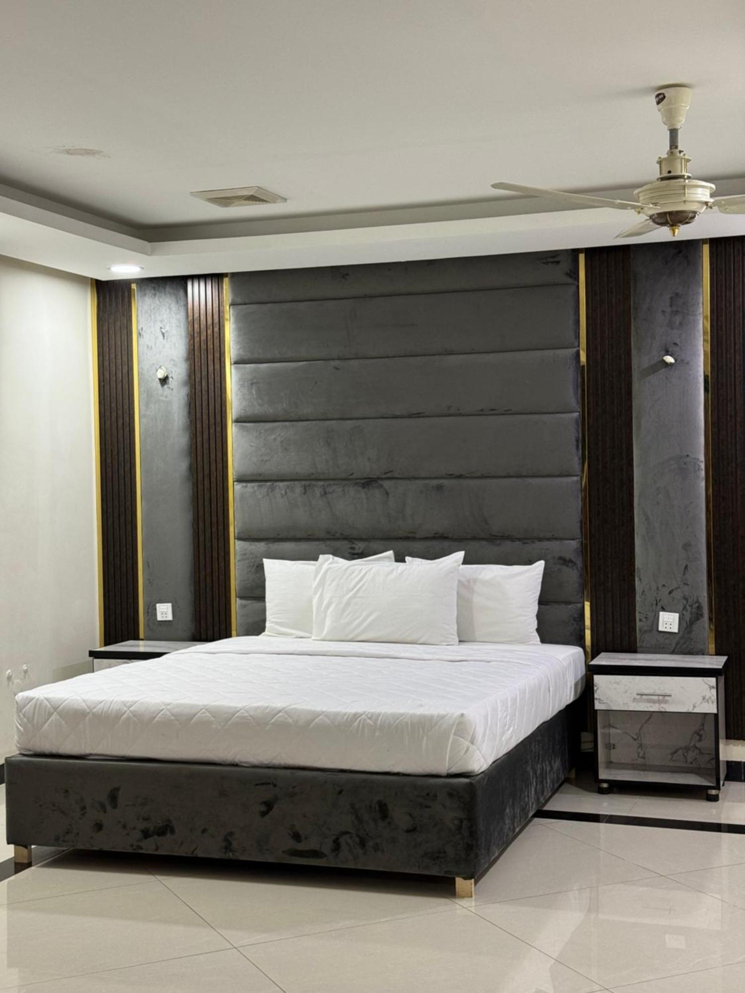 Rose Valet Guest House Исламабад Екстериор снимка